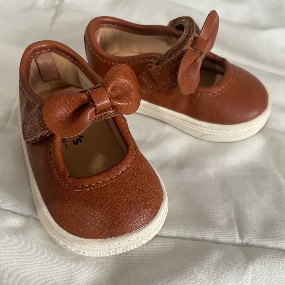 Carter's Tan Kids Dress Shoes with Bow